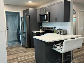 4161 SW 56th Ave, Davie FL 33314