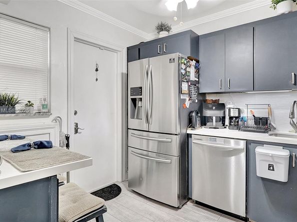 329 SE 3rd St 405S, Hallandale Beach FL 33009