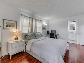 301 SW 135th Ave 118C, Pembroke Pines FL 33027