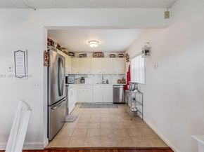 301 SW 135th Ave 118C, Pembroke Pines FL 33027