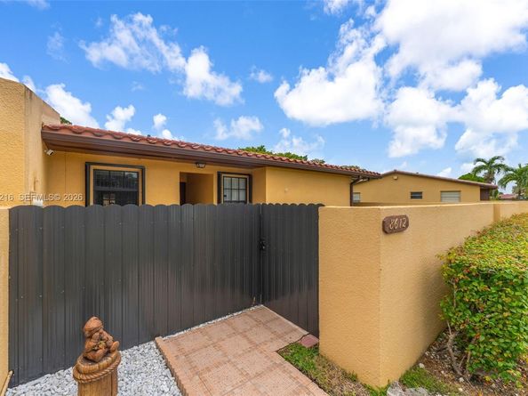 8612 SW 148th Pl, Miami FL 33193