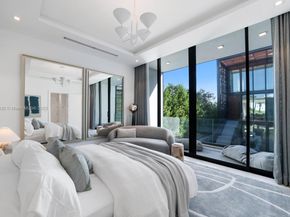 7845 Atlantic Way, Miami Beach FL 33141