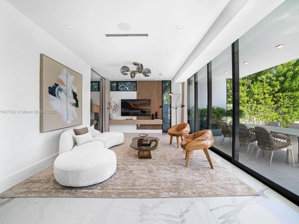 7845 Atlantic Way, Miami Beach FL 33141