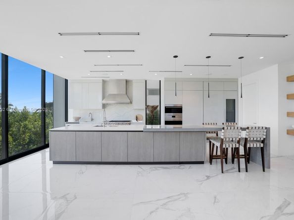 7845 Atlantic Way, Miami Beach FL 33141