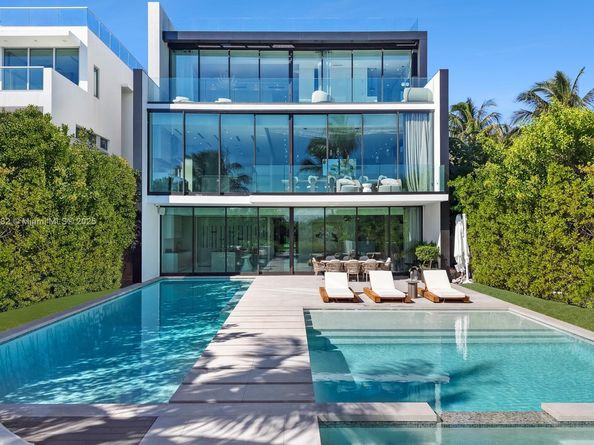 7845 Atlantic Way, Miami Beach FL 33141