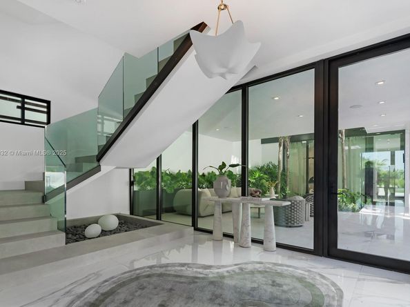 7845 Atlantic Way, Miami Beach FL 33141