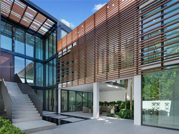 7845 Atlantic Way, Miami Beach FL 33141