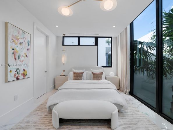 7845 Atlantic Way, Miami Beach FL 33141