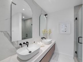 7845 Atlantic Way, Miami Beach FL 33141