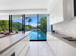 7845 Atlantic Way, Miami Beach FL 33141