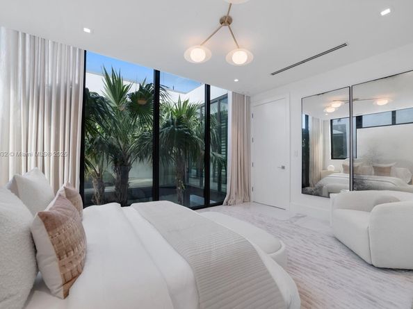 7845 Atlantic Way, Miami Beach FL 33141