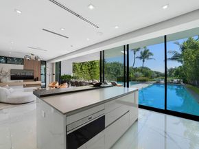 7845 Atlantic Way, Miami Beach FL 33141