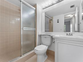 3150 W Rolling Hills Cir 209, Davie FL 33328