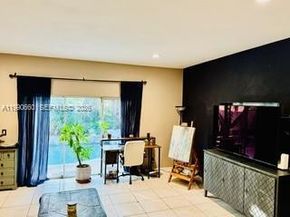 1040 NW 185th Ave, Pembroke Pines FL 33029