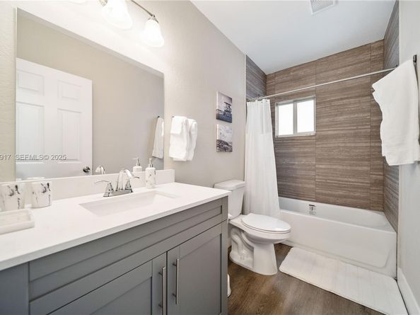 1770 NW 55th St, Miami FL 33142