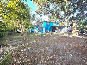 720 SW 7th Ter, Hallandale Beach FL 33009