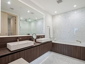 1000 Brickell Plz PH5103, Miami FL 33131