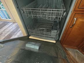 Undisclosed Address #A11885003, Weston FL 33326