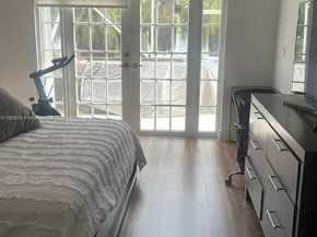 Undisclosed Address #A11885003, Weston FL 33326