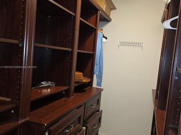 Undisclosed Address #A11885003, Weston FL 33326