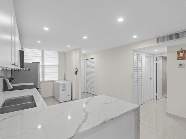 2600 NW 49th Ave 112, Lauderdale Lakes FL 33313