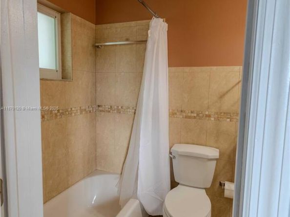 2435 SW 11th St 9B, Miami FL 33135