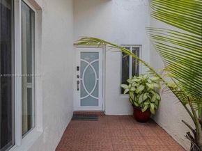 2435 SW 11th St 9B, Miami FL 33135