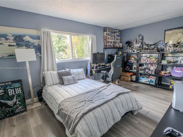 2435 SW 11th St 9B, Miami FL 33135