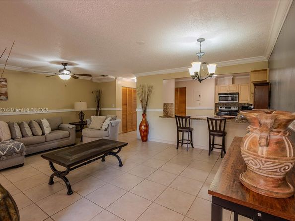 2435 SW 11th St 9B, Miami FL 33135