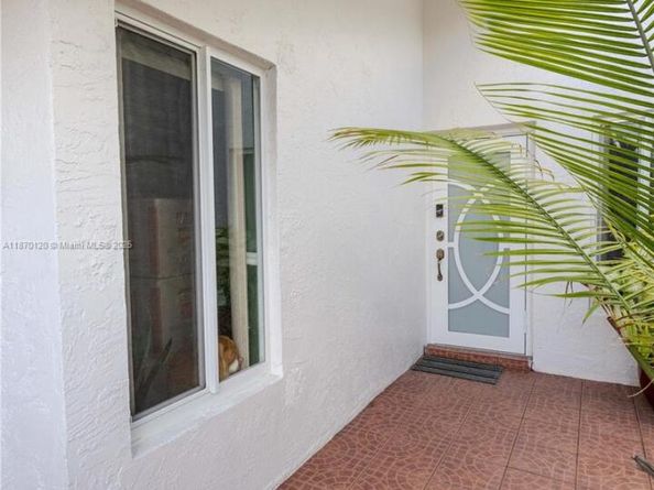 2435 SW 11th St 9B, Miami FL 33135
