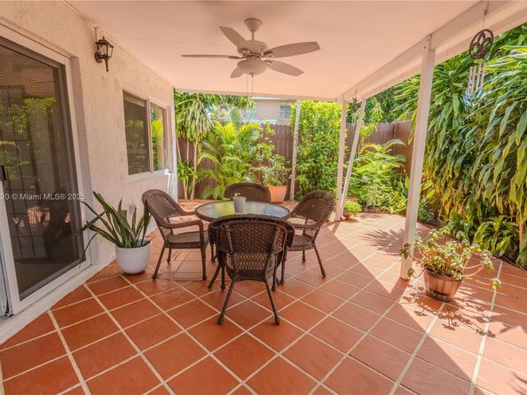 2435 SW 11th St 9B, Miami FL 33135