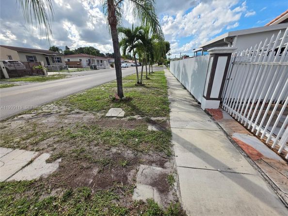 3600 E 5th Ave, Hialeah FL 33013