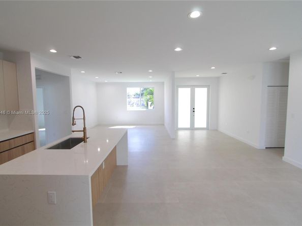 14980 Buchanan St, Miami FL 33176