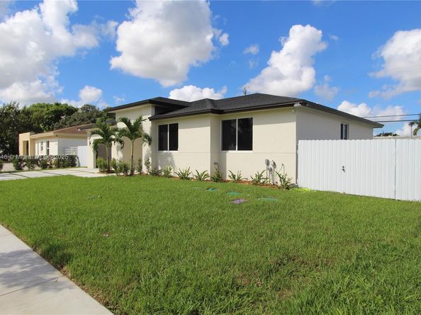 14980 Buchanan St, Miami FL 33176