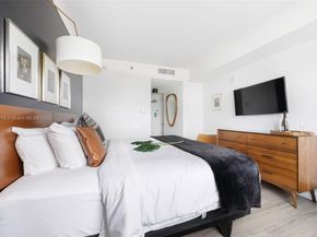 2889 Mcfarlane Rd 1512, Coconut Grove FL 33133