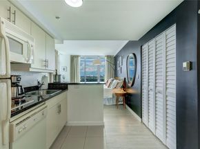 2889 Mcfarlane Rd 1512, Coconut Grove FL 33133