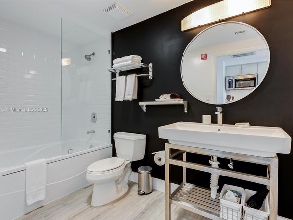 2889 Mcfarlane Rd 1512, Coconut Grove FL 33133