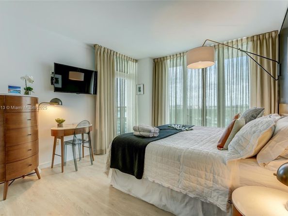 2889 Mcfarlane Rd 1512, Coconut Grove FL 33133