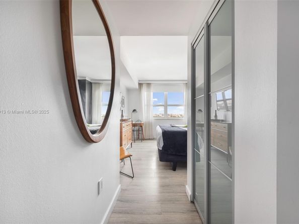 2889 Mcfarlane Rd 1512, Coconut Grove FL 33133