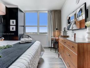 2889 Mcfarlane Rd 1512, Coconut Grove FL 33133