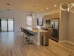 10455 NW 82nd St 4, Doral FL 33178