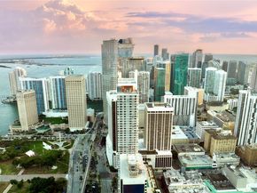 325 Biscayne Blvd 1718, Miami FL 33131