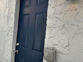 2223 NW 32nd St, Miami FL 33142