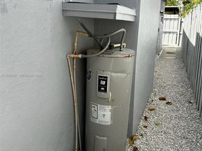 2223 NW 32nd St, Miami FL 33142