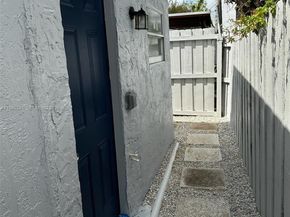 2223 NW 32nd St, Miami FL 33142