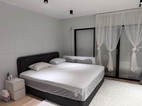 364 Fairway Cir 42, Weston FL 33326