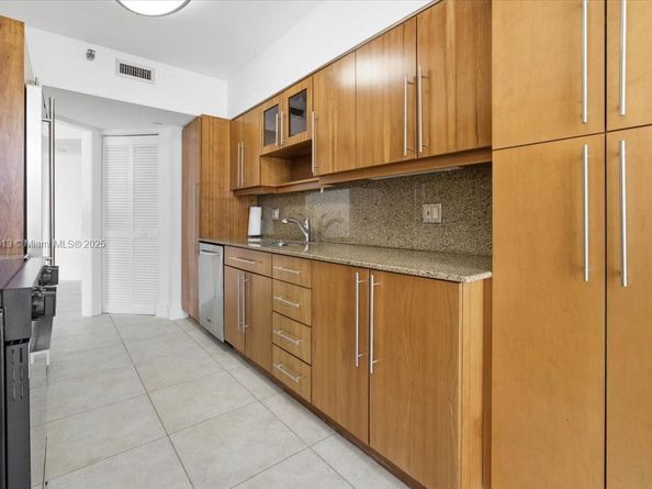 3640 Yacht Club Dr 1806, Aventura FL 33180