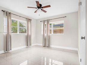 5433 NE 1st Ave, Oakland Park FL 33334