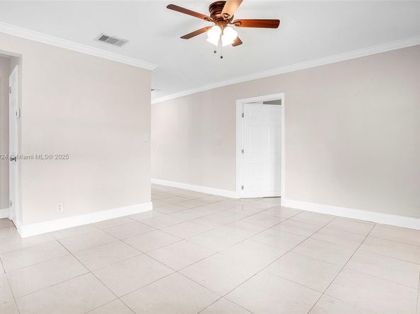 5433 NE 1st Ave, Oakland Park FL 33334