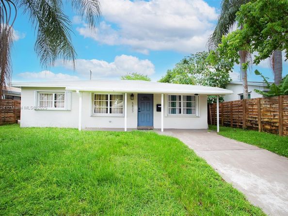 5433 NE 1st Ave, Oakland Park FL 33334